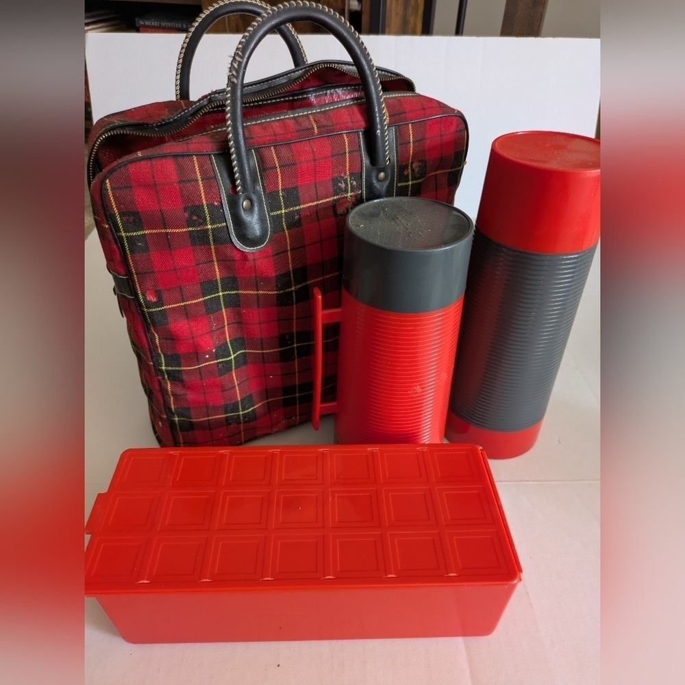 Vintage Aladdin Picnic Set Thermos Bottles & Lunch Box Red Tartan Plaid Tote Bag